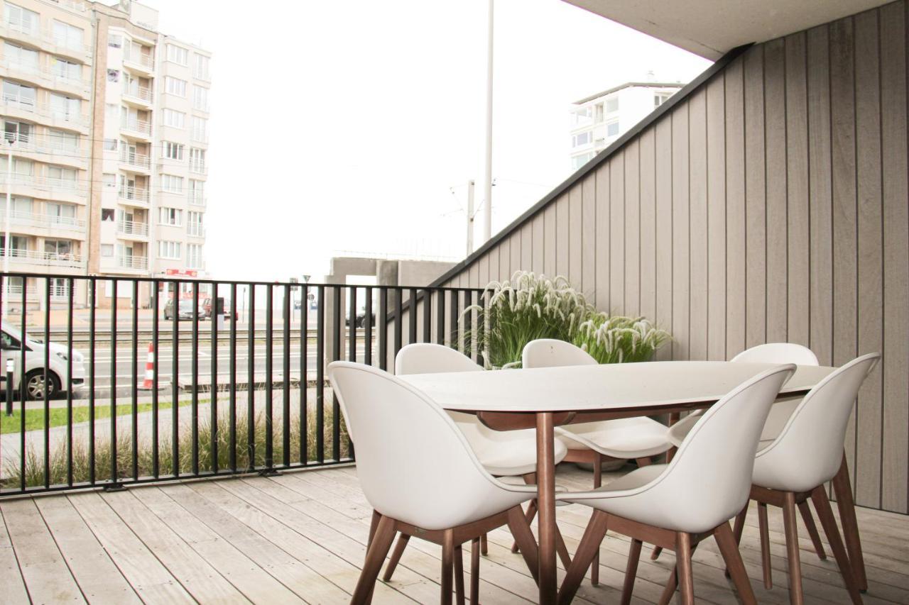 Crystal Residences - Luxurious Seaside Apartments Остенде Екстериор снимка