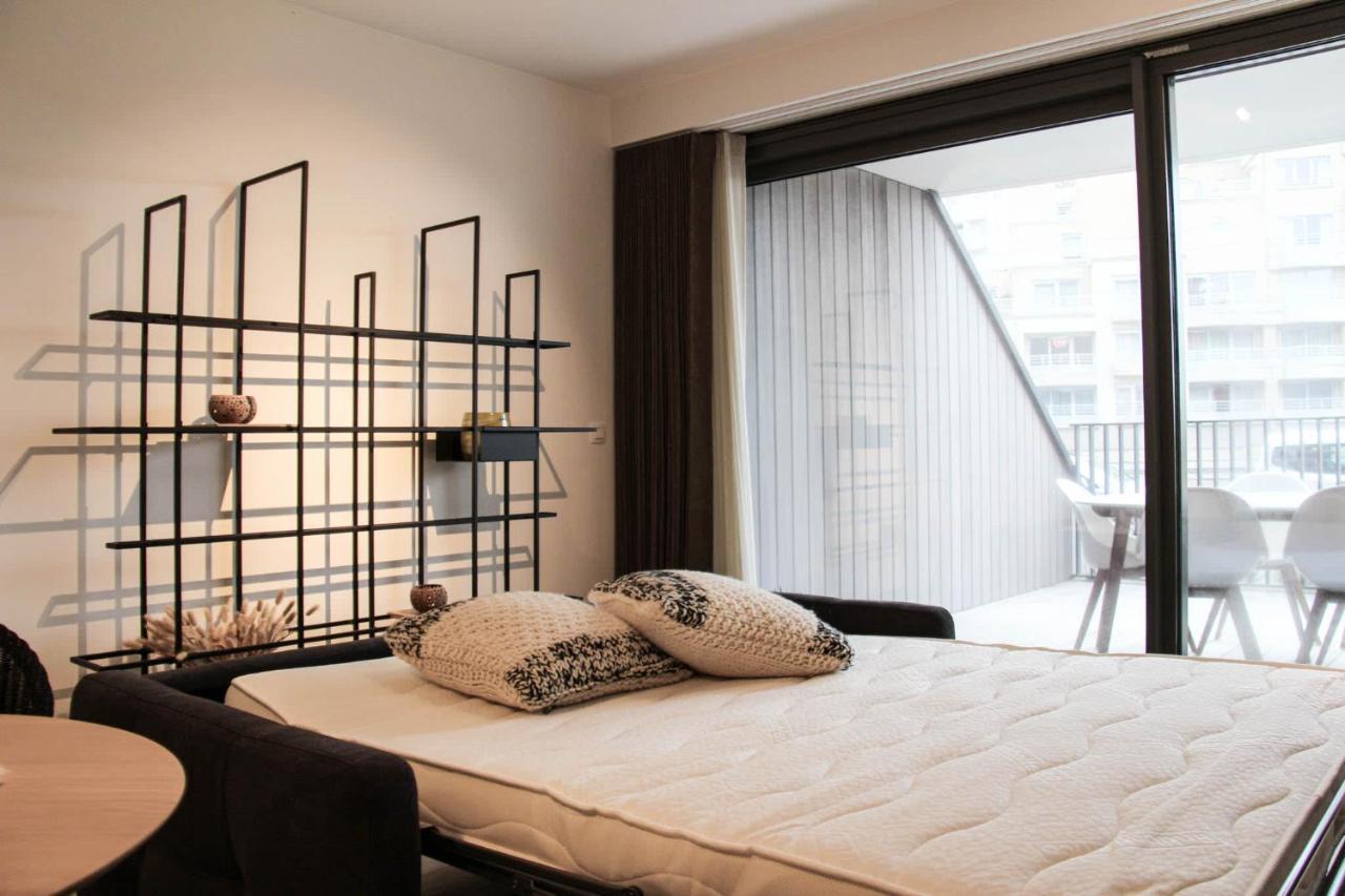Crystal Residences - Luxurious Seaside Apartments Остенде Екстериор снимка