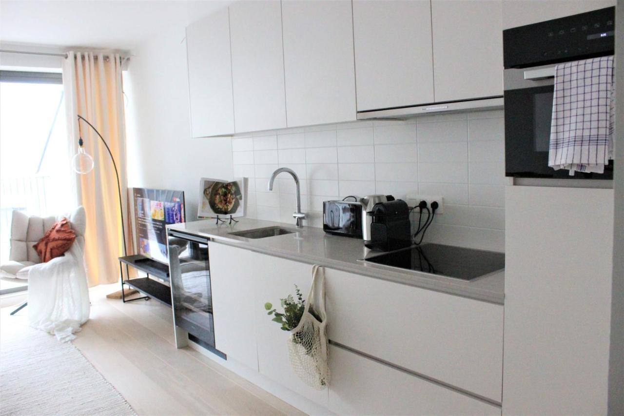 Crystal Residences - Luxurious Seaside Apartments Остенде Екстериор снимка