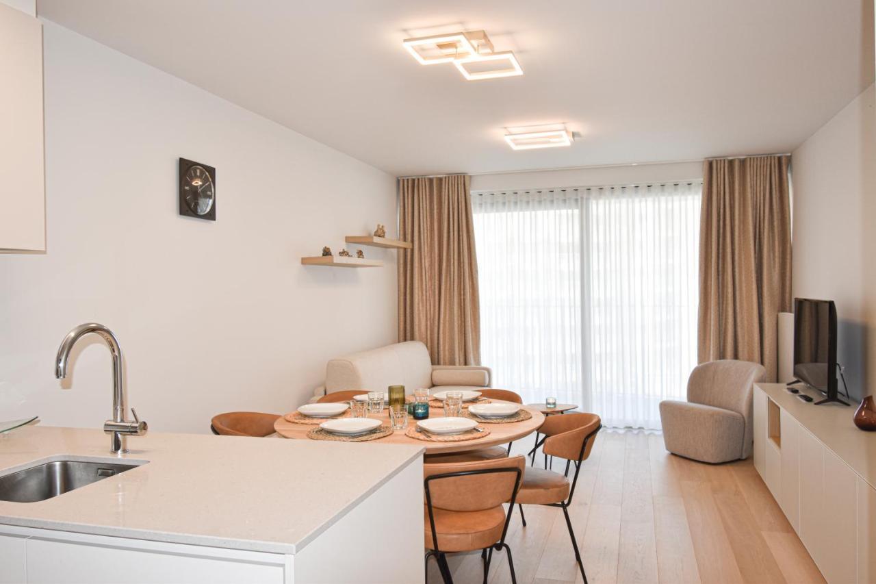 Crystal Residences - Luxurious Seaside Apartments Остенде Екстериор снимка